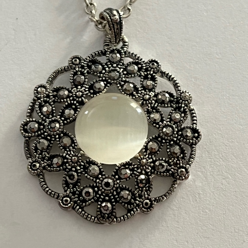 Morcasite & moonstone necklace.